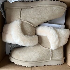 Ugg Saniya Shearling Mini boots NIB